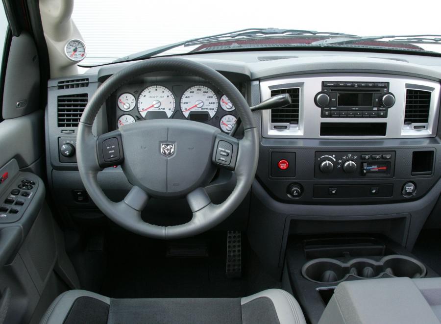  Dodge Ram SRT10 Quad Cab 2006 года  (фото 6 из 6)